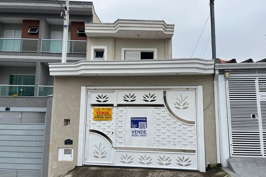 Fachada de casa à venda com 4 quartos, 200m² em Vila Mangalot, São Paulo