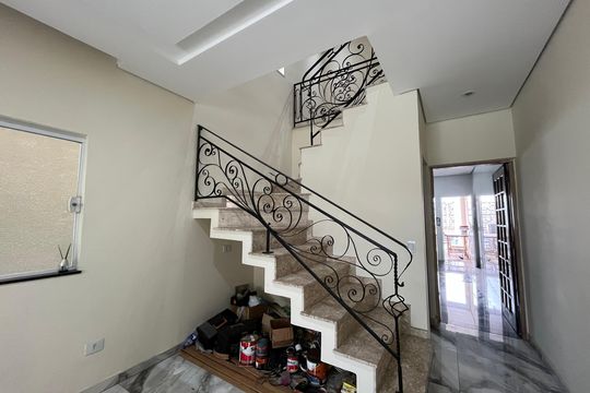 Casa à venda com 4 quartos, 200m² em Vila Mangalot, São Paulo
