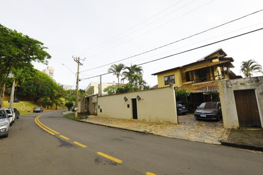 FACHADA DO IMÓVEL de casa à venda com 3 quartos, 500m² em Jardim Chapadão, Campinas