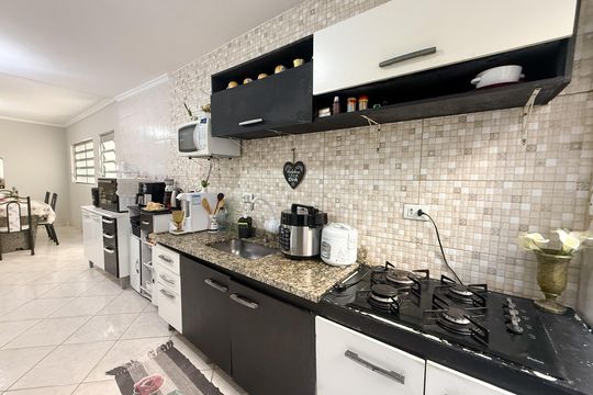 Cozinha de casa à venda com 4 quartos, 200m² em Parque Nações Unidas, São Paulo