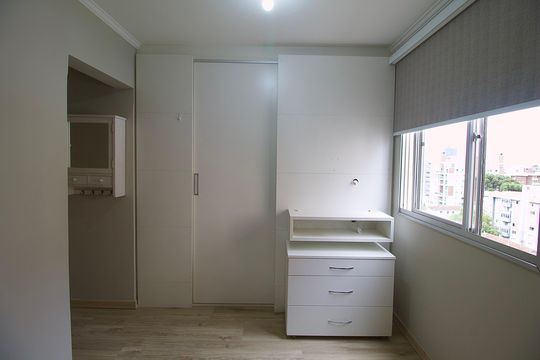 Quarto 1 de apartamento para alugar com 2 quartos, 47m² em Champagnat, Curitiba