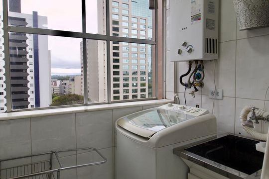 Área de Serviço de apartamento para alugar com 2 quartos, 47m² em Champagnat, Curitiba
