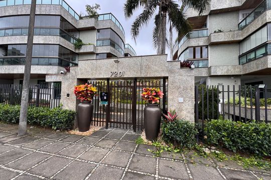 Fachada de apartamento para alugar com 1 quarto, 45m² em Recreio dos Bandeirantes, Rio de Janeiro