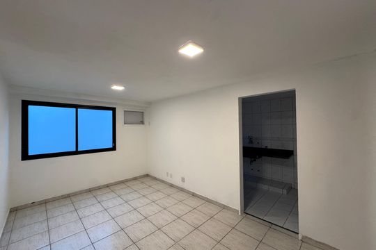 Sala de apartamento para alugar com 1 quarto, 45m² em Recreio dos Bandeirantes, Rio de Janeiro