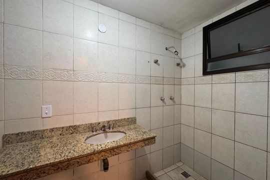 Suíte - Banheiro de apartamento para alugar com 1 quarto, 45m² em Recreio dos Bandeirantes, Rio de Janeiro