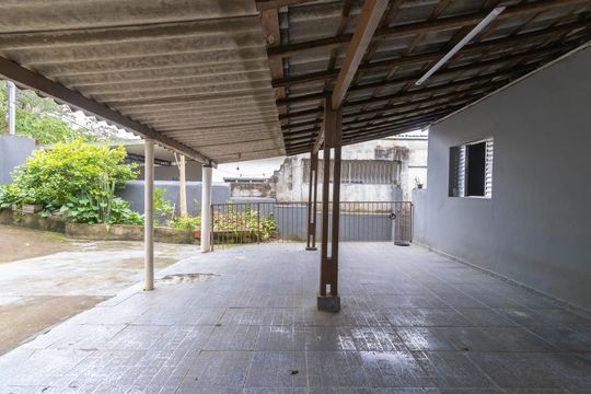Quintal da frente  de casa para alugar com 3 quartos, 100m² em Quinta dos Angicos, Cotia