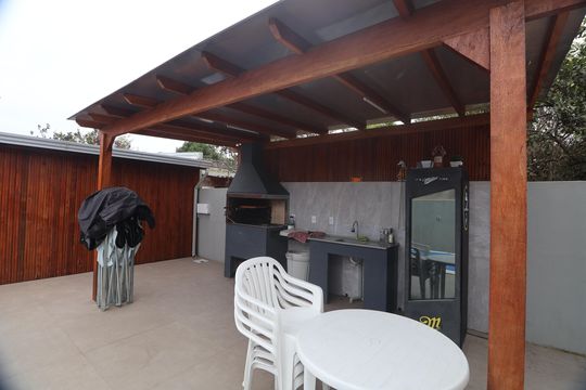 Área comum - Churrasqueira de casa à venda com 5 quartos, 600m² em Olaria, Canoas