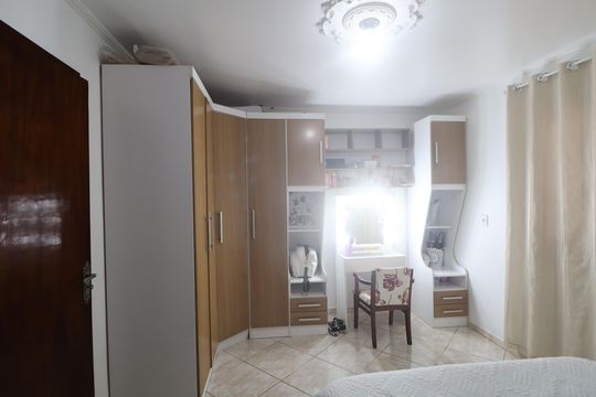 Quarto 1 Casa 2 de casa à venda com 5 quartos, 600m² em Olaria, Canoas
