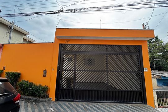 Fachada de casa para alugar com 7 quartos, 202m² em Parque João Ramalho, Santo André