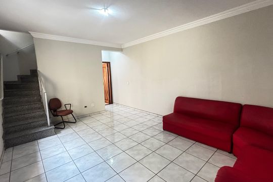 Casa para alugar com 7 quartos, 202m² em Parque João Ramalho, Santo André