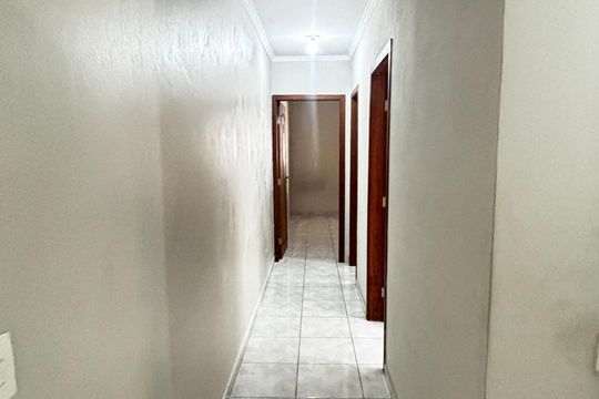 Corredor de casa para alugar com 7 quartos, 202m² em Parque João Ramalho, Santo André