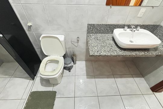 Banheiro Social de casa para alugar com 7 quartos, 202m² em Parque João Ramalho, Santo André