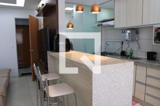 Cozinha e Área de Serviço de apartamento à venda com 2 quartos, 62m² em Setor Negrão de Lima, Goiânia