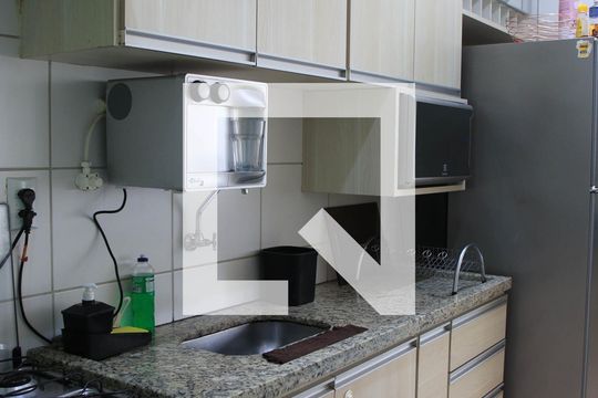 Cozinha e Área de Serviço de apartamento à venda com 2 quartos, 62m² em Setor Negrão de Lima, Goiânia