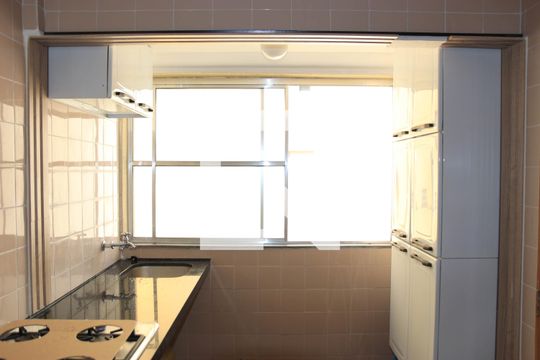 Cozinha e Área de Serviço de apartamento para alugar com 1 quarto, 40m² em Centro, Goiânia