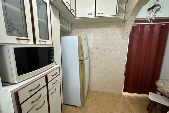 Cozinha de apartamento para alugar com 1 quarto, 59m² em Centro, São Vicente