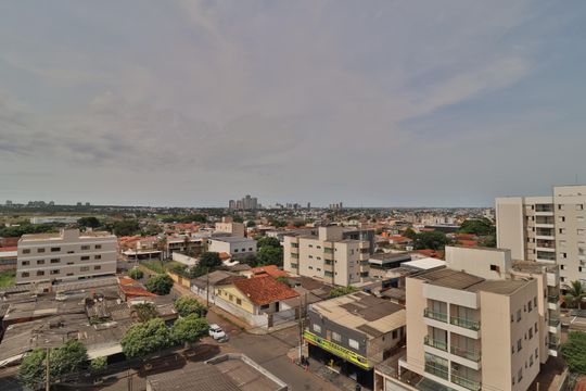 Vista de apartamento para alugar com 3 quartos, 117m² em Saraiva, Uberlândia