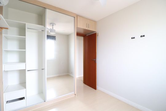 Quarto 2 de apartamento para alugar com 3 quartos, 117m² em Saraiva, Uberlândia