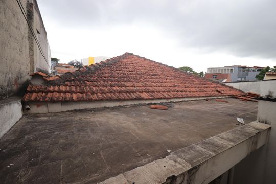 Extensão da Área de Serviço de casa para alugar com 2 quartos, 200m² em Vila Helena, Santo André