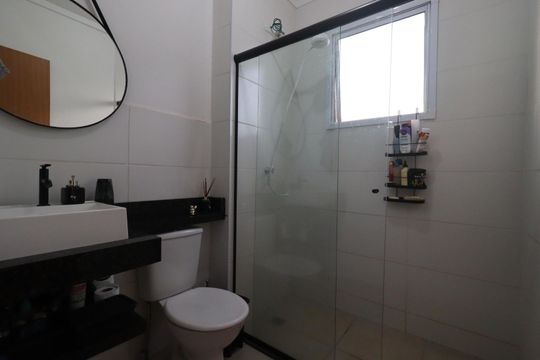 Banheiro de apartamento para alugar com 2 quartos, 44m² em Via Norte, Ribeirão Preto