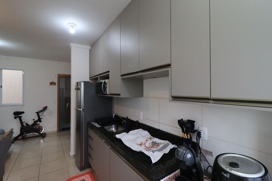 Cozinha de apartamento para alugar com 2 quartos, 44m² em Via Norte, Ribeirão Preto