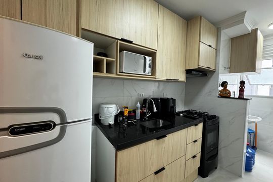 Cozinha de apartamento à venda com 2 quartos, 54m² em Vila Yara, Osasco