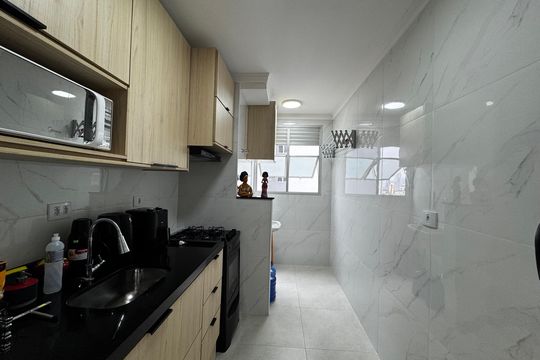 Cozinha de apartamento à venda com 2 quartos, 54m² em Vila Yara, Osasco