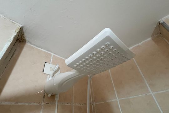 Banheiro de kitnet/studio para alugar com 1 quarto, 32m² em Consolação, São Paulo