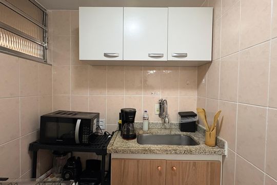 Cozinha de kitnet/studio para alugar com 1 quarto, 32m² em Consolação, São Paulo