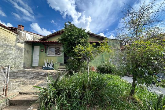 Casa à venda com 2 quartos, 216m² em Alípio de Melo, Belo Horizonte