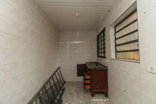 Cozinha 2 de casa à venda com 3 quartos, 150m² em Jardim Caguassu, São Paulo