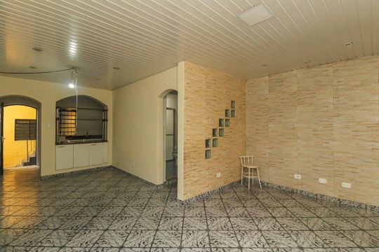 Casa à venda com 3 quartos, 150m² em Jardim Caguassu, São Paulo