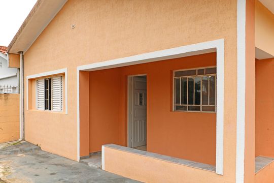 Área externa de casa para alugar com 2 quartos, 130m² em Vila Santo Antonio, Valinhos