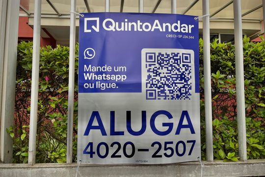 Plaquinha instalada de apartamento para alugar com 2 quartos, 83m² em Jardim Oriental, São Paulo