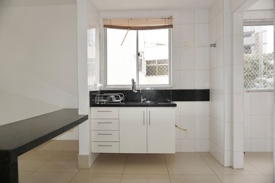 Cozinha e Área de Serviço de apartamento para alugar com 2 quartos, 65m² em Cruzeiro, Belo Horizonte
