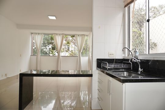 Cozinha e Área de Serviço de apartamento para alugar com 2 quartos, 65m² em Cruzeiro, Belo Horizonte