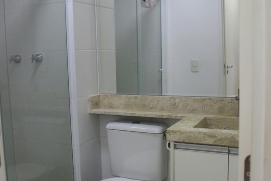 Banheiro da Suíte de apartamento à venda com 2 quartos, 56m² em Vila Galvão, Guarulhos