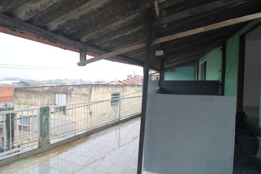 Fachada de casa para alugar com 2 quartos, 140m² em Jardim Domitila, São Paulo
