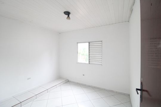 Quarto 1 de casa para alugar com 2 quartos, 140m² em Jardim Domitila, São Paulo