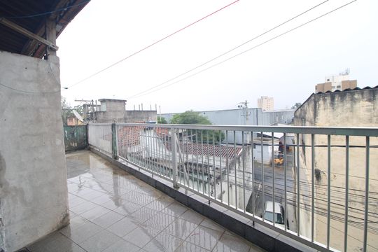 Sacada de casa para alugar com 2 quartos, 140m² em Jardim Domitila, São Paulo