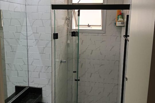 Banheiro de apartamento à venda com 2 quartos, 49m² em Fazenda Aricanduva, São Paulo