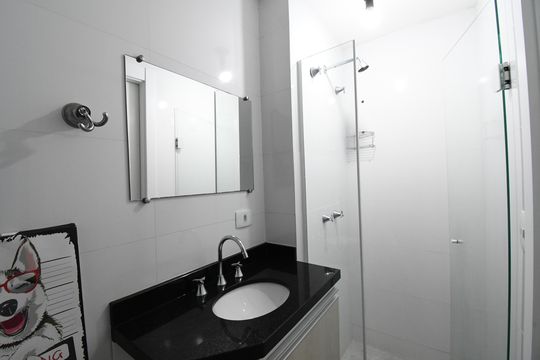 Banheiro do Studio de kitnet/studio à venda com 1 quarto, 17m² em Centro, Curitiba