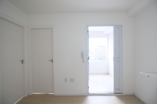 Sala e Cozinha de kitnet/studio à venda com 2 quartos, 28m² em Vila Andrade, São Paulo
