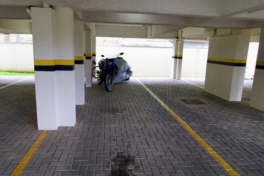 Garagem de apartamento à venda com 3 quartos, 64m² em Santa Cândida, Curitiba