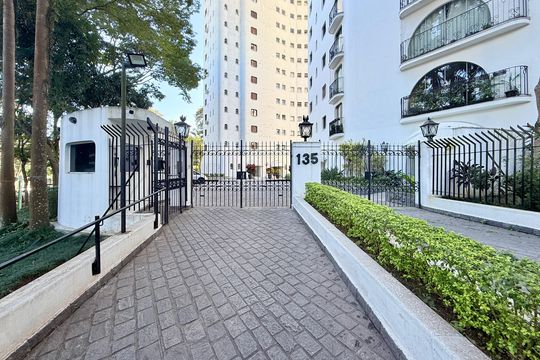 Fachada de apartamento à venda com 3 quartos, 193m² em Santo Amaro, São Paulo