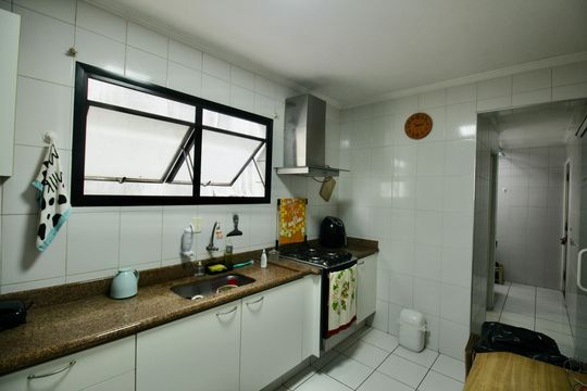Cozinha e Área de Serviço de apartamento para alugar com 2 quartos, 80m² em Estuário, Santos