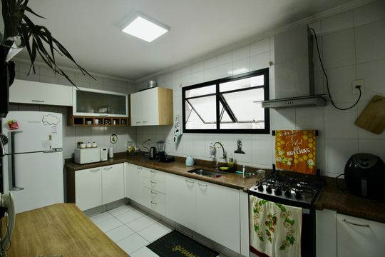 Cozinha e Área de Serviço de apartamento para alugar com 2 quartos, 80m² em Estuário, Santos
