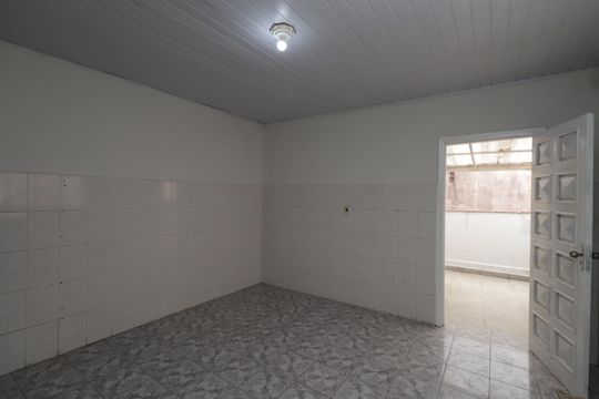 Cozinha de casa para alugar com 2 quartos, 150m² em Chácara Santo Antônio (zona Leste), São Paulo