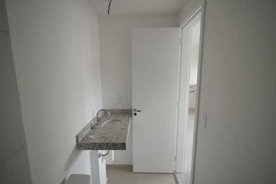 Banheiro Social de apartamento à venda com 2 quartos, 44m² em Campestre, Santo André