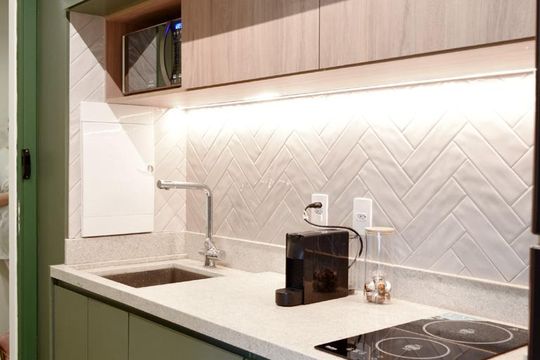 Cozinha de apartamento para alugar com 1 quarto, 38m² em Pinheiros, São Paulo